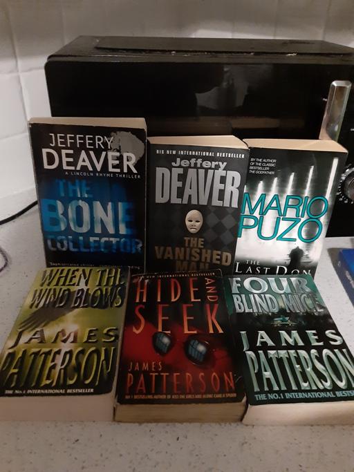 Buy & Sell South Hylton Sunderland - Photos for 6pk books