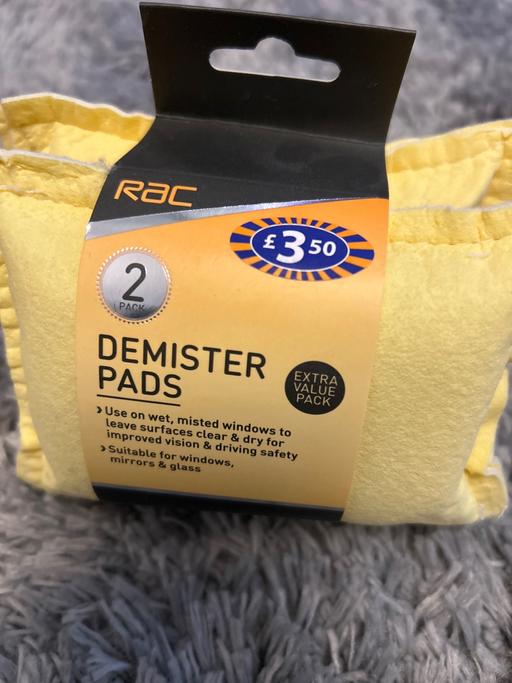 Vehicles Dovecot Knowsley - Photos for 2 x demister pads. RAC.For cars/windows/glass