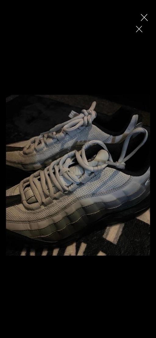 Buy & Sell Wednesbury Sandwell - Photos for Nike trainers size 5 an half