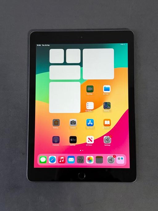 Buy & Sell Stockland Green Birmingham - Photos for iPad 6th Generation 32GB