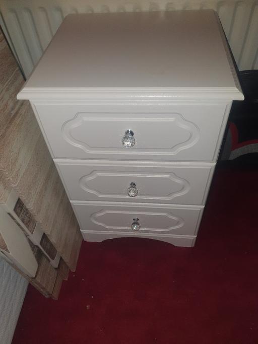 Buy & Sell Gornal Wood Dudley - Photos for White Chest Of 3 Draws , 29 x 18 x 17 inches,