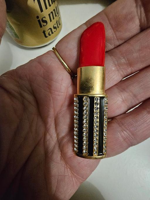 Buy & Sell Pilsley North East Derbyshire - Photos for lovely lipstick brooch