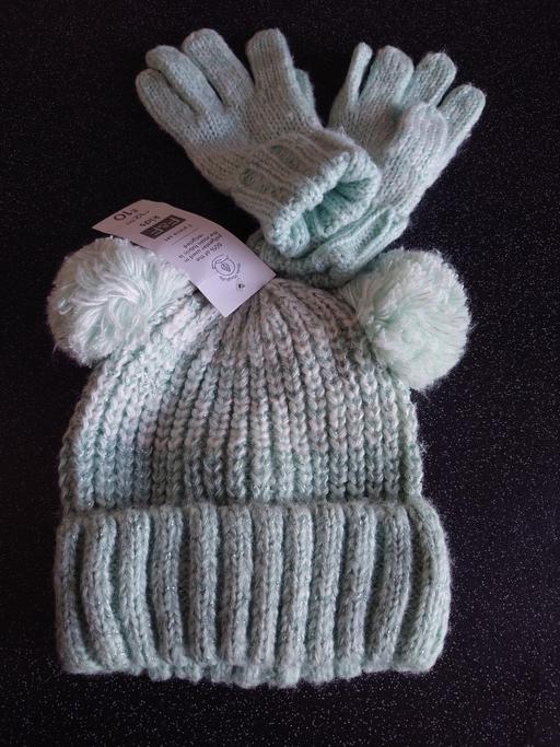 Buy & Sell Woodthorpe Charnwood - Photos for Girls hat and gloves set size 11-13 years