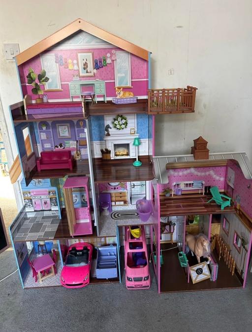 Buy & Sell Wakefield City Centre Wakefield - Photos for Barbie house