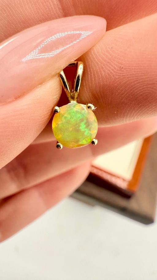 Buy & Sell Harrow on the Hill North West London - Photos for 10ct Gold Ethiopian Opal Solitaire Pendant