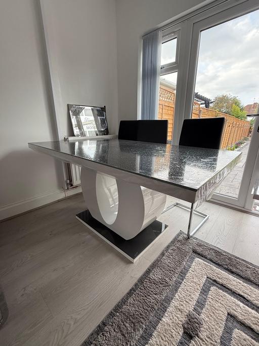 Buy & Sell Sheldon Birmingham - Photos for Dining table 6 Chairs & COFFEE TABLE!!! 