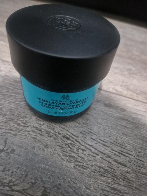 Buy & Sell Lees Oldham - Photos for Himalayan Charcoal Glow Mask