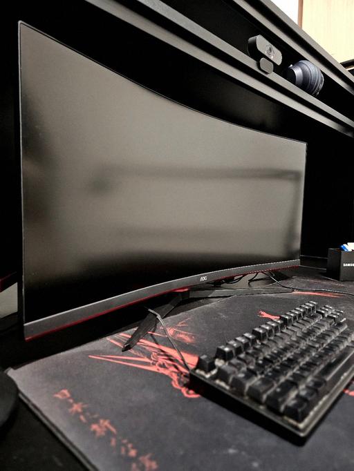 Buy & Sell Barking Barking and Dagenham - Photos for AOC 34” Ultrawide 144Hz - Like New, Boxed