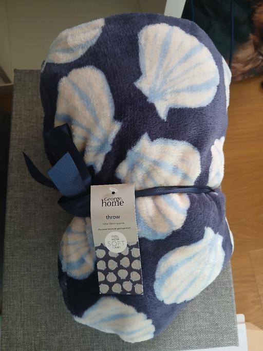 Buy & Sell Radcliffe Bury - Photos for Throw Blanket New