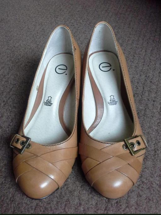 Buy & Sell Grafton Street Industrial Estate West Northamptonshire - Photos for Leather shoes