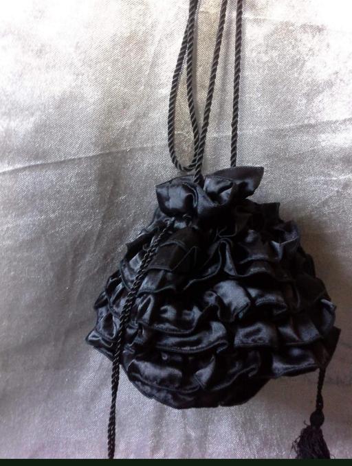 Buy & Sell Grafton Street Industrial Estate West Northamptonshire - Photos for Beautiful black hand bag