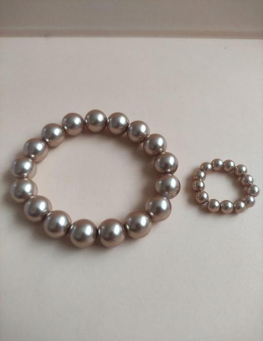 Buy & Sell Grafton Street Industrial Estate West Northamptonshire - Photos for Beautiful pearl bracelet and ring set