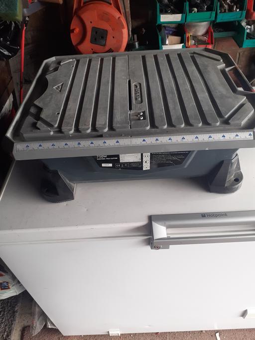 Buy & Sell Allhallows Medway - Kent - Photos for Topps wet electric tile cutter,240v, 750w,