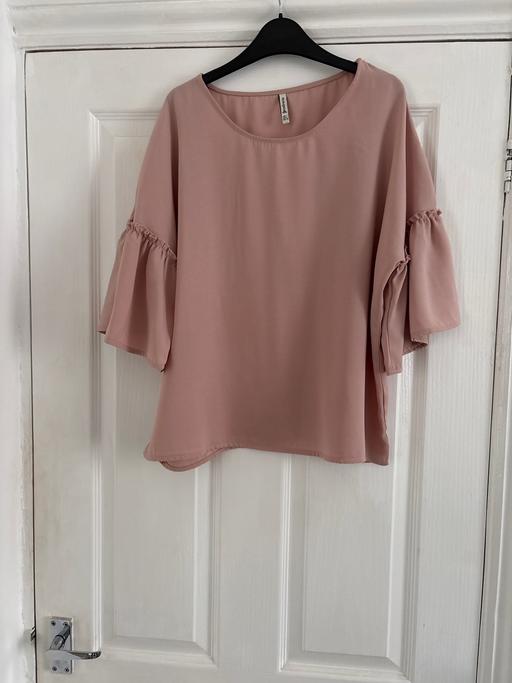 Buy & Sell Wombwell Barnsley - Photos for Size Large top not been worn