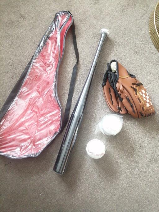 Buy & Sell Moseley Village Wolverhampton - Photos for New baseball set in case