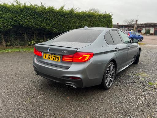 Vehicles Luton Town Centre Luton - Photos for Bmw 540i 2018