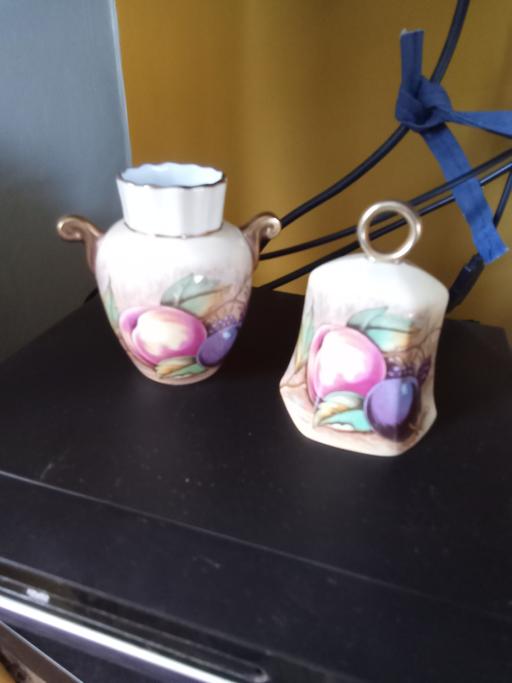 Buy & Sell Wetwang East Riding of Yorkshire - Photos for Aynsley Orchard Gold urn & bell