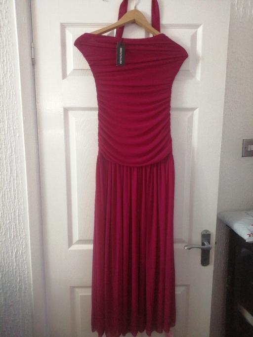 Buy & Sell Heath Town Wolverhampton - Photos for New prettylittlething Fushia maxi dress 8
