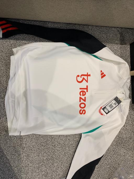 Buy & Sell Epsom and Ewell Surrey - Photos for Football track suit top