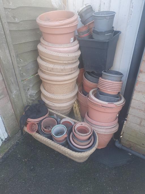 Buy & Sell Gornal Wood Dudley - Photos for Joblot Of Plant Pots, Planters & Sticks ,Good