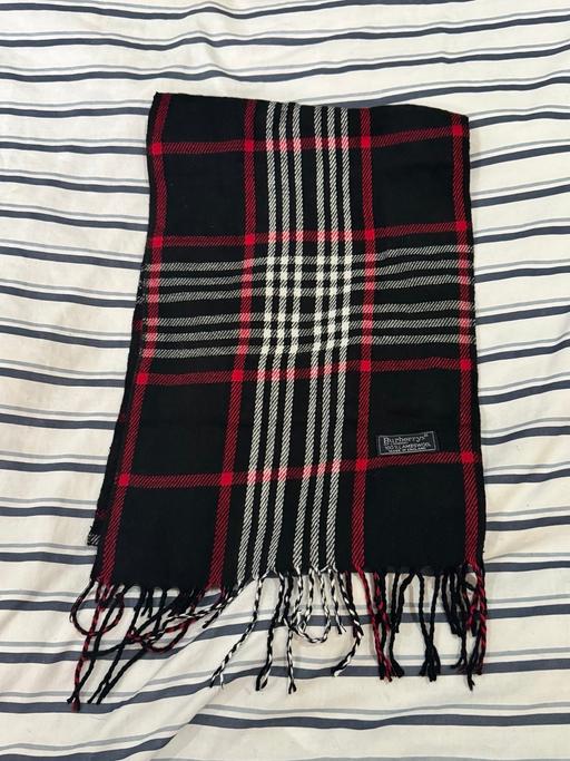 Buy & Sell Charing Cross Central London - Photos for Authentic Burberry Lambswool Scarf Black/Red