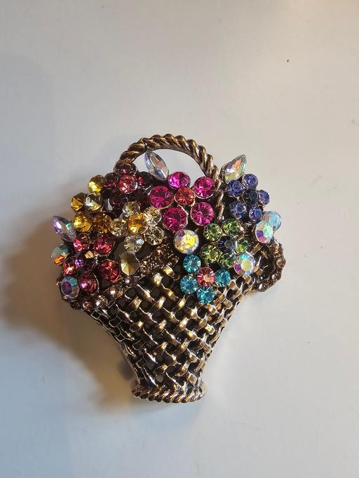 Buy & Sell Pilsley North East Derbyshire - Photos for basket of flowers brooch