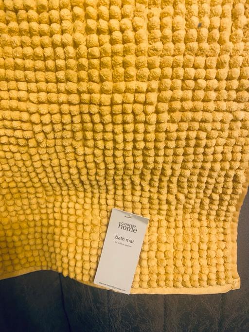 Buy & Sell Yardley Birmingham - Photos for New non-slip chenille bath mat in yellow.