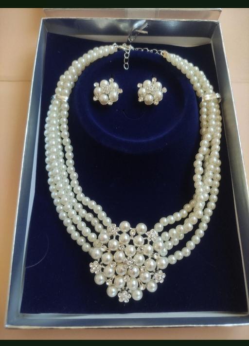 Buy & Sell Grafton Street Industrial Estate West Northamptonshire - Photos for New beautiful pearl jewellery set