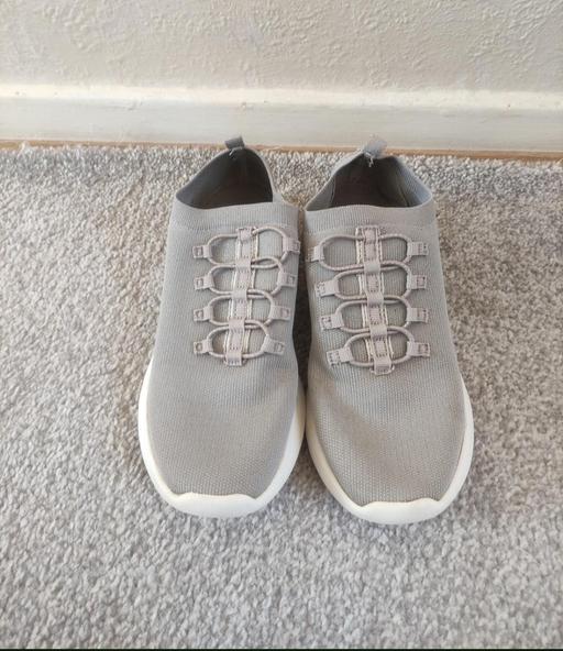 Buy & Sell Grafton Street Industrial Estate West Northamptonshire - Photos for Ladies trainers