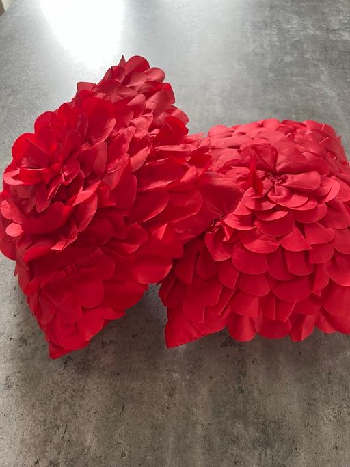 Buy & Sell Streetly Walsall - Photos for Small red pillows