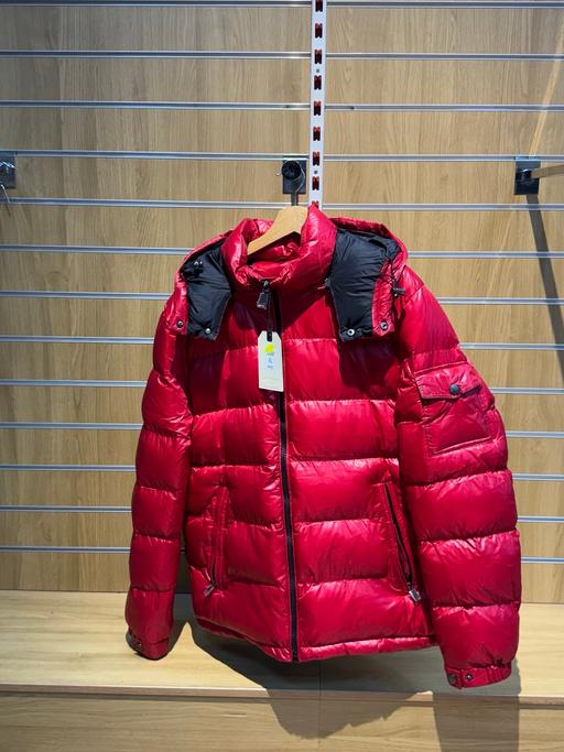 Buy & Sell Luton Town Centre Luton - Photos for Red puffer coat removable cap #winter