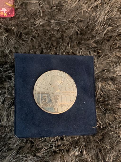 Buy & Sell Birchills Walsall - Photos for Collectable 2001 £5 coin
