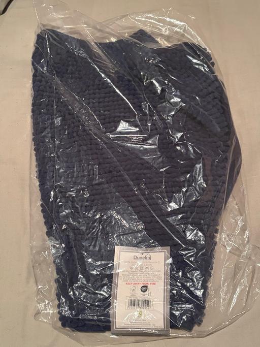 Buy & Sell Staple Hill South Gloucestershire - Photos for Dunelm navy bobble square mat and curve mat