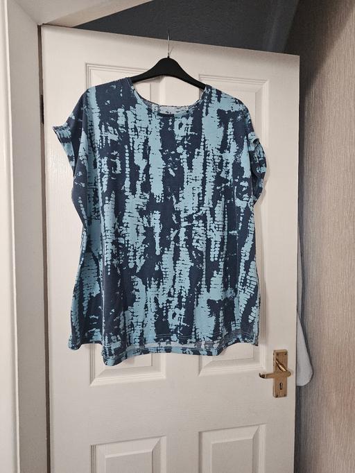 Buy & Sell Newton Doncaster - Photos for Ladies T-shirt, size 20/22
