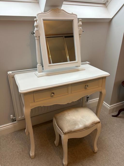 Buy & Sell Bromley Common South East London - Photos for White dressing table, mirror and stool set