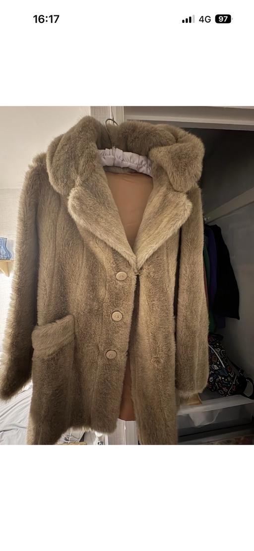 Buy & Sell Market Drayton Shropshire - Photos for Glenn Models Women’s Vintage Faux Fur Coat -