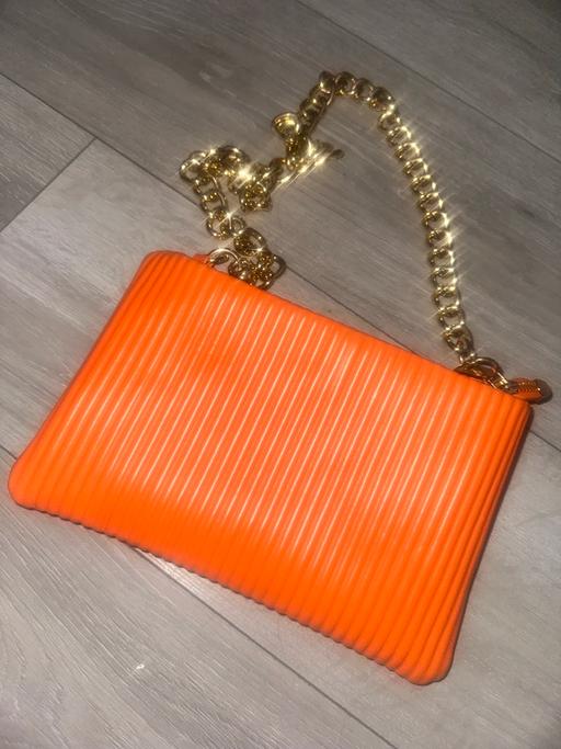 Buy & Sell Luton Bedfordshire - Photos for Orange bag