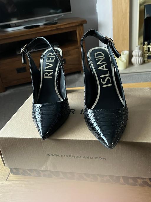 Buy & Sell Warmfield Wakefield - Photos for River island shoes
