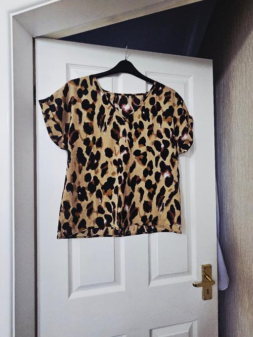 Buy & Sell Newton Doncaster - Photos for Animal pattern top, size 16..NEW without tag.