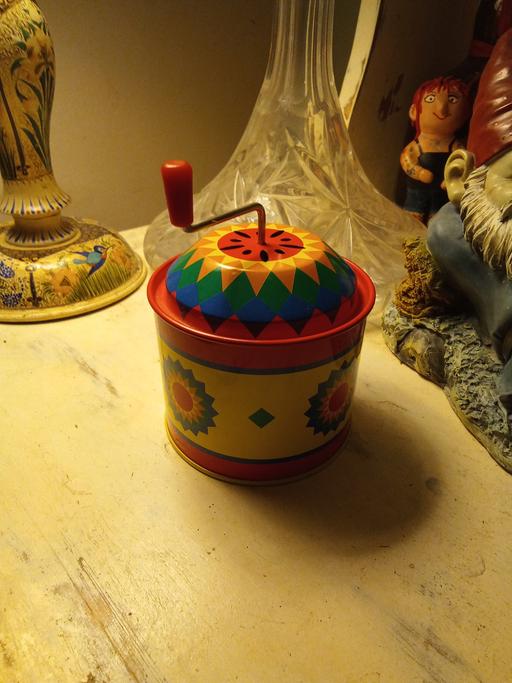 Buy & Sell Wetwang East Riding of Yorkshire - Photos for Schylling tin plate music box
