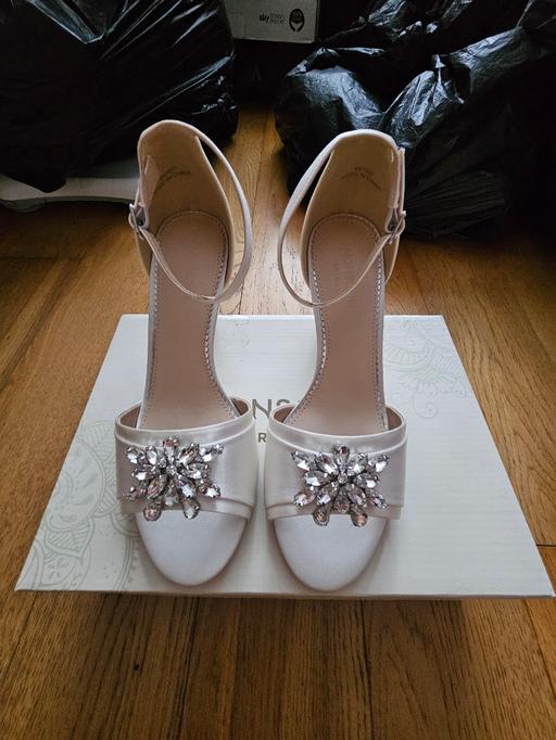 Buy & Sell Newton Doncaster - Photos for Monsoon bridal wedge shoes, size 5..NEW