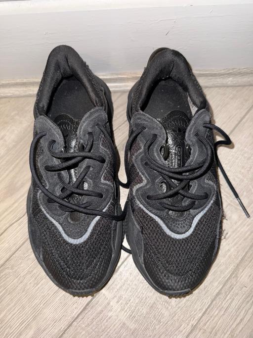 Buy & Sell Essington South Staffordshire - Photos for Black Adidas Ozweego trainers size 4