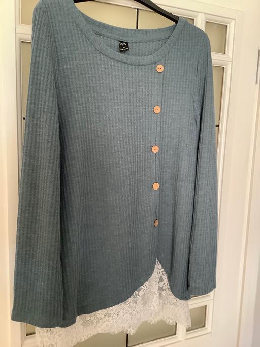 Buy & Sell Langley Eastbourne - Photos for Jumper with lace