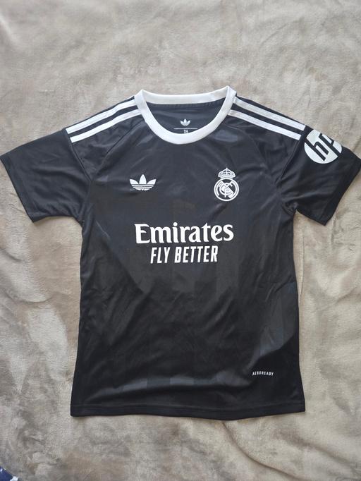 Buy & Sell Cronton Knowsley - Photos for Real Madrid Kit.
