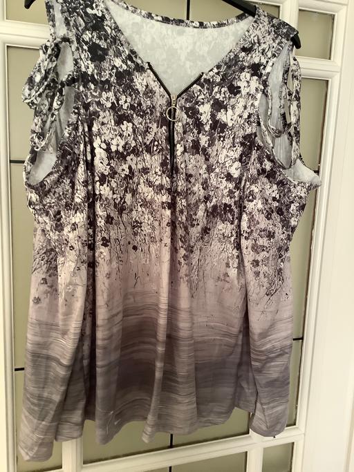 Buy & Sell Langley Eastbourne - Photos for Summer top