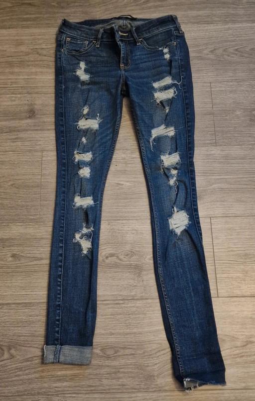 Buy & Sell Bishopbriggs East Dunbartonshire - Photos for Hollister Distressed Skinny Jeans – Dark Wash