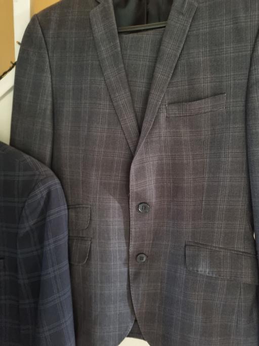 Buy & Sell Addington Village Station South East London - Photos for Ben sherman grey suit 38R 32W £15