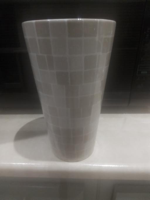 Buy & Sell Streetly Walsall - Photos for CERAMIC LOOK VASE