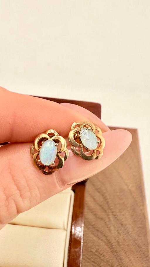 Buy & Sell Harrow on the Hill North West London - Photos for Fine 9ct Gold Natural Opal Vintage Earrings