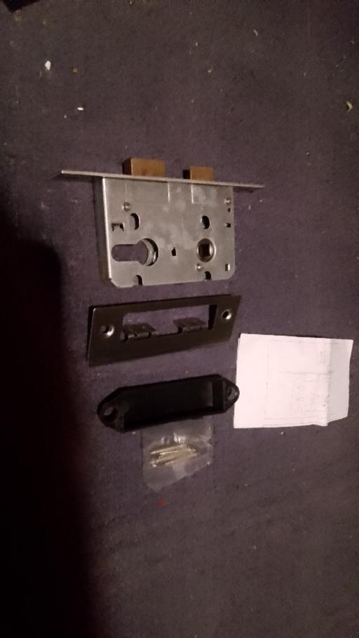 Buy & Sell Crook Log South East London - Photos for Mortice door sashlock euro profile
